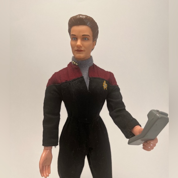 Captain Janeway of Star Trek Voyager & Captain Sisko of Deep Space 9 12” Dolls - Picture 9 of 11